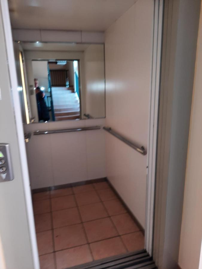 Crazy Frog Gambrinusz Ii. Apartment Hajduszoboszlo Bagian luar foto