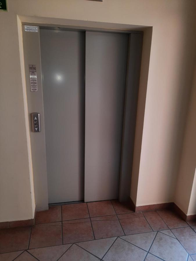 Crazy Frog Gambrinusz Ii. Apartment Hajduszoboszlo Bagian luar foto